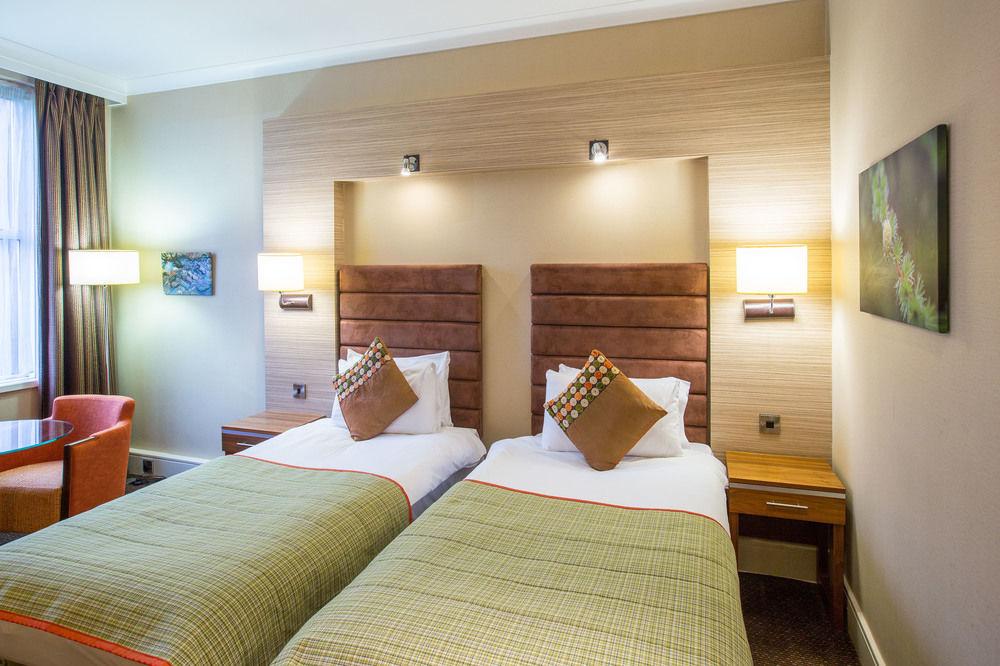 Delta Hotels By Marriott Cheltenham Chase Exterior foto